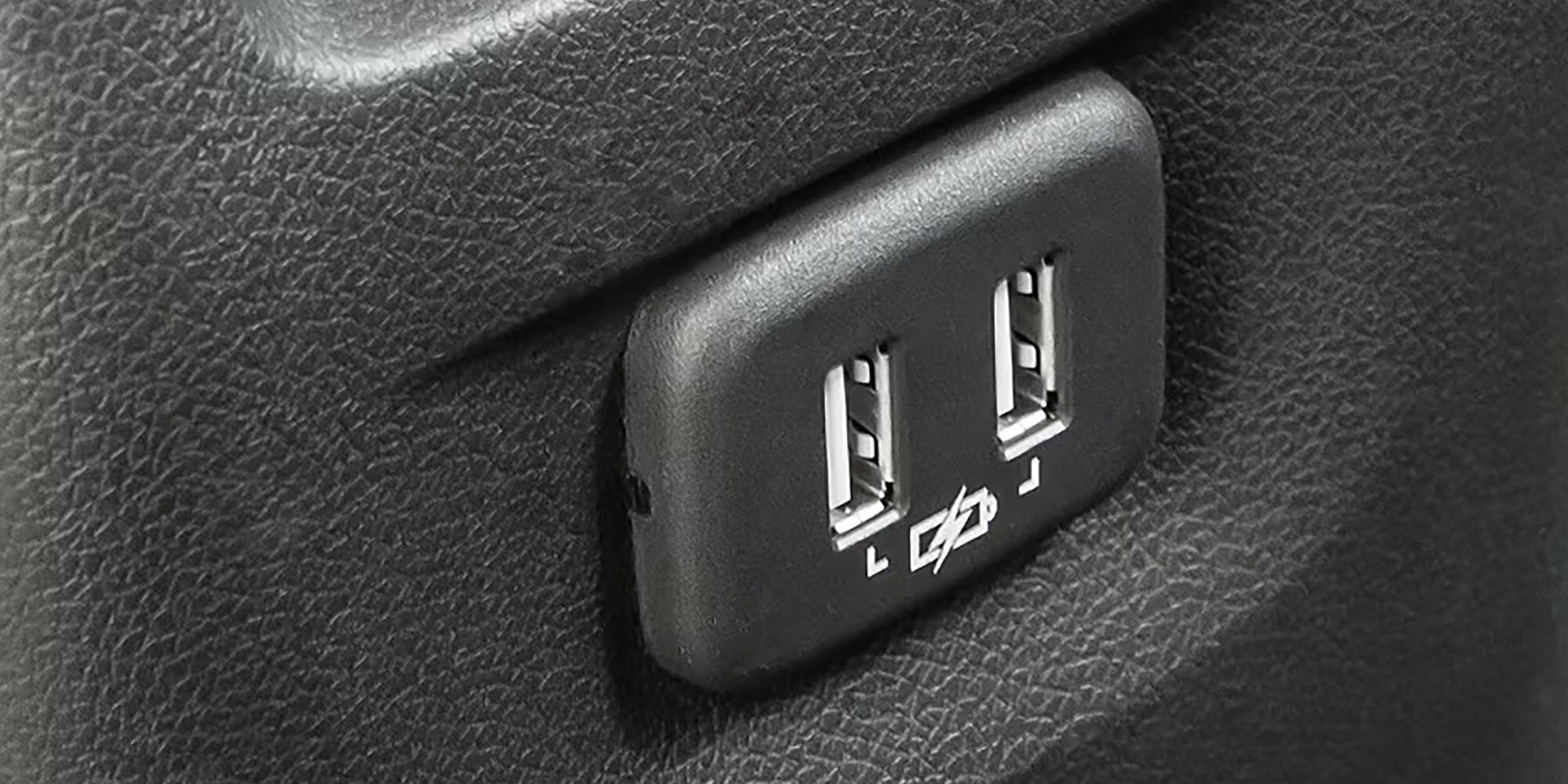 Garanta seu Chevrolet Spin 2027 com USB na 1ª e 2ª fileiras